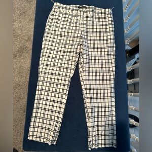 Amanda & Chelsea Women's Black and White Checkered Cropped Pants